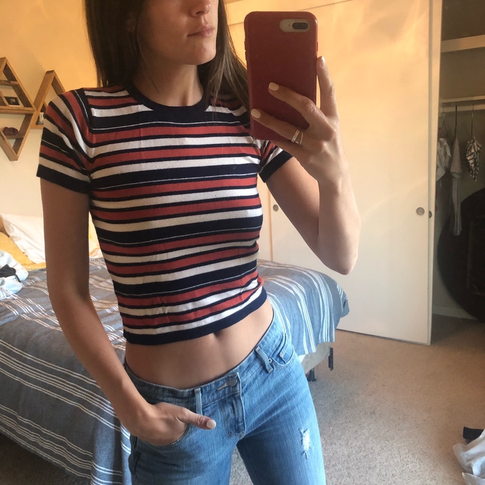 Brandy Melville top mid length!